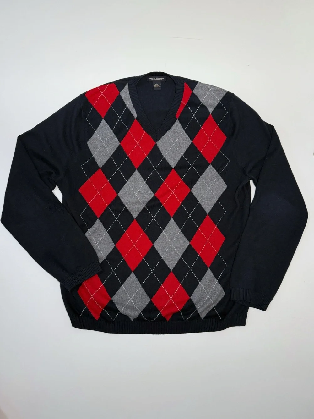 Banana Republic cotton cashmere v-neck sweater, navy, red & gray argyle, large